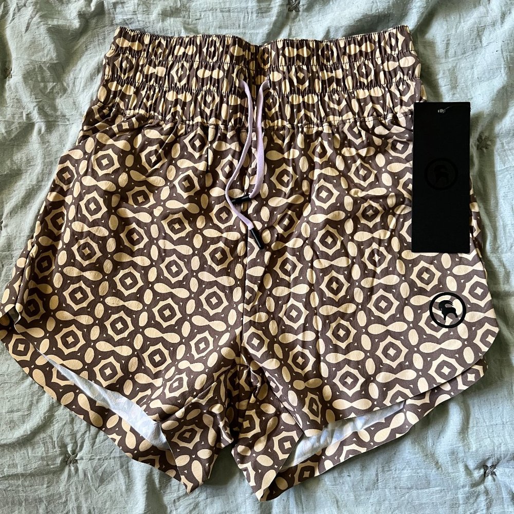 (NWT) Backcountry 3.5in River Short